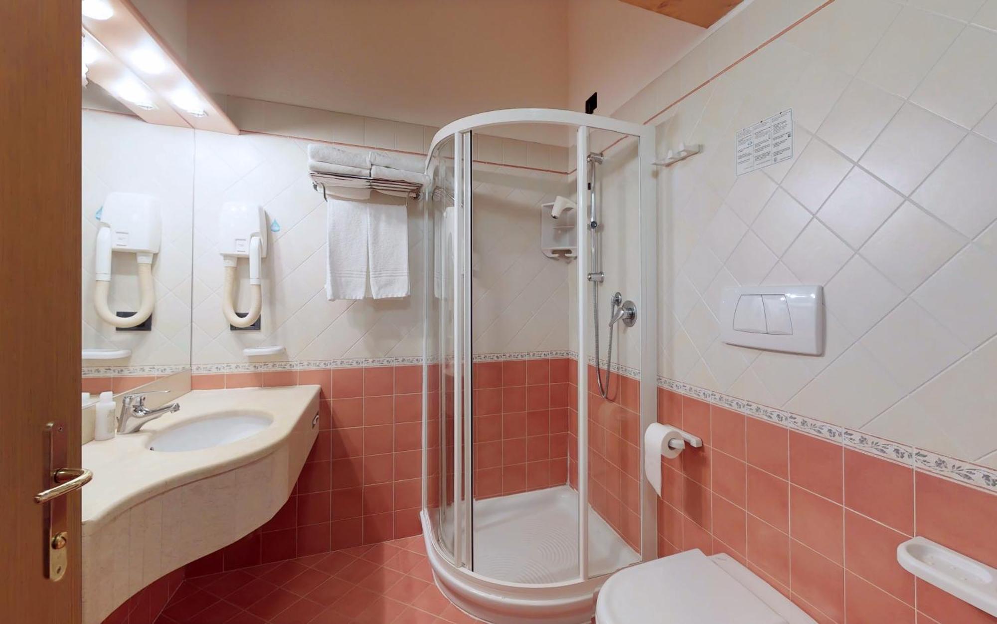 Hotel Madonna Delle Nevi Folgarida Eksteriør billede