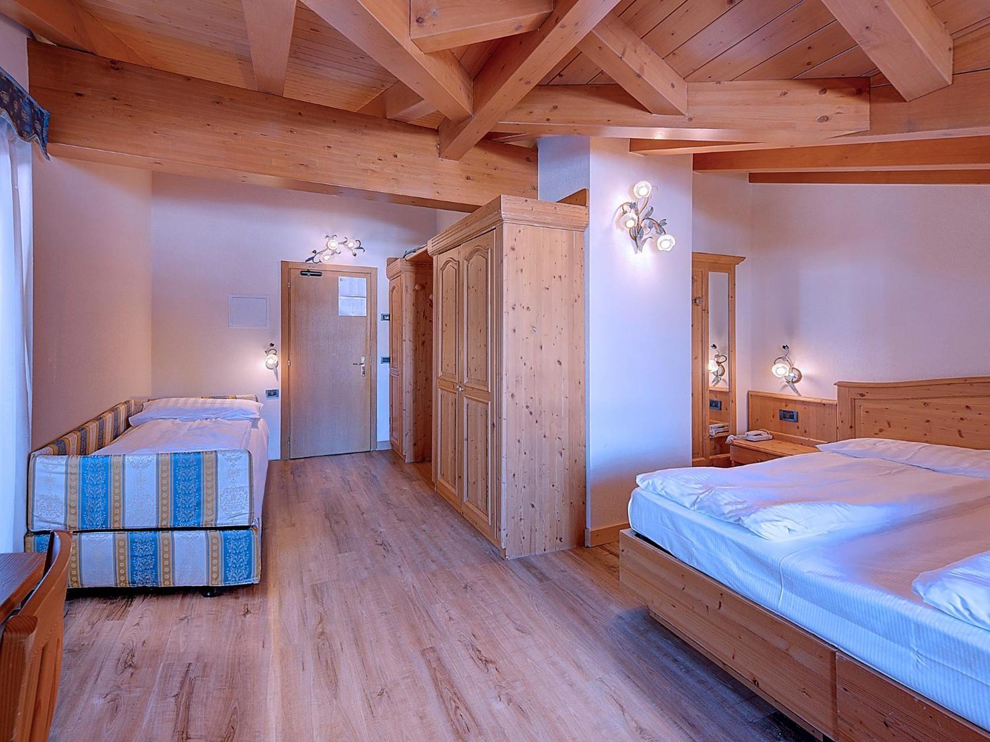 Hotel Madonna Delle Nevi Folgarida Eksteriør billede