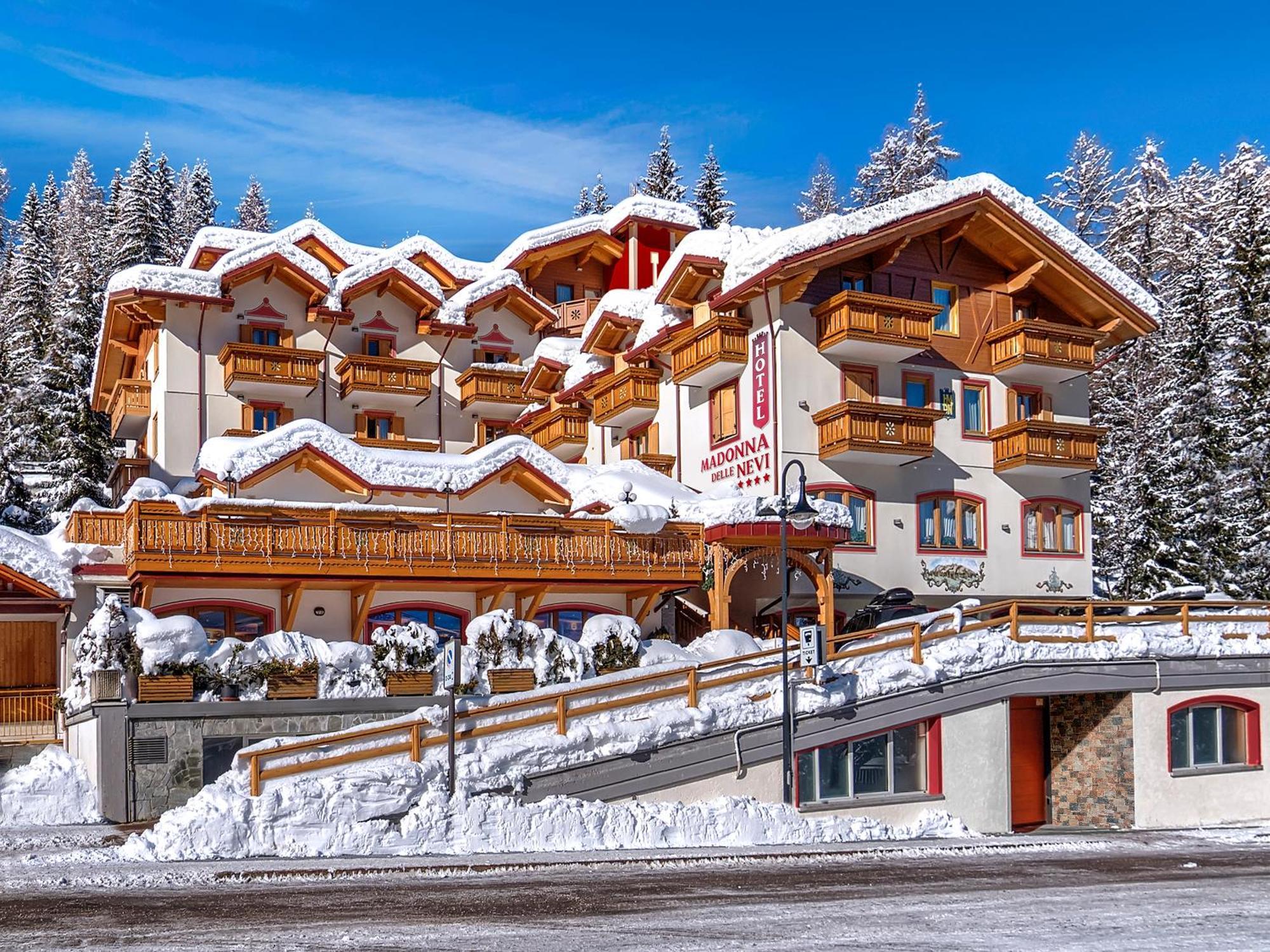 Hotel Madonna Delle Nevi Folgarida Eksteriør billede
