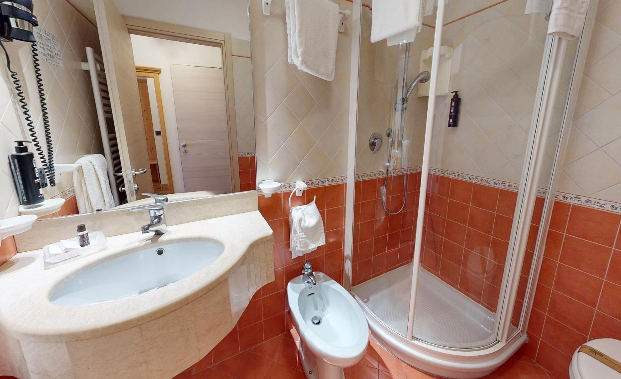 Hotel Madonna Delle Nevi Folgarida Eksteriør billede