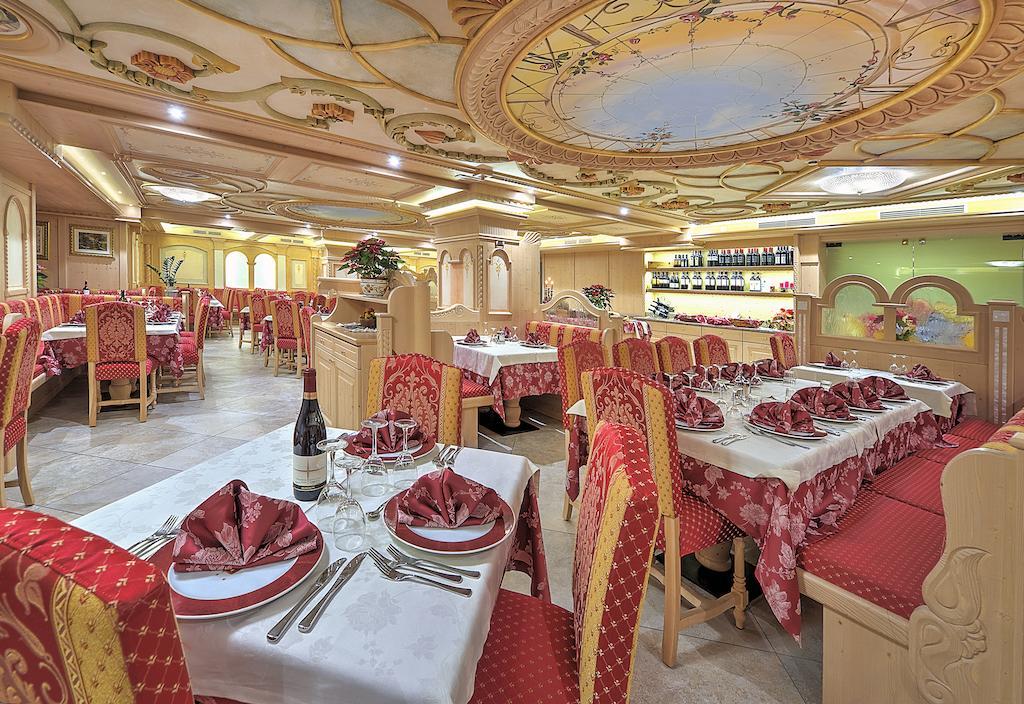 Hotel Madonna Delle Nevi Folgarida Eksteriør billede